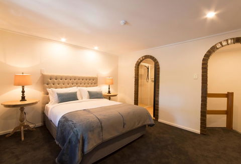The Manor Basket Range - Accommodation Burleigh 4