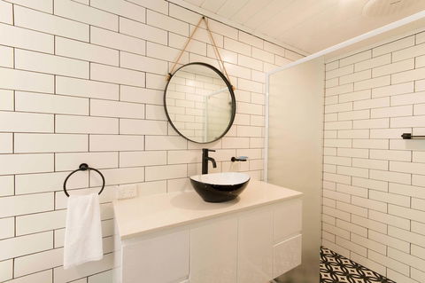 The Manor Basket Range - Accommodation Burleigh 8