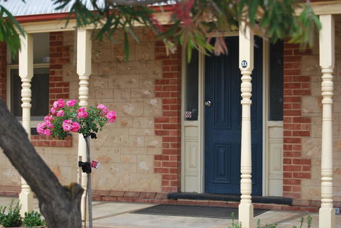Jacaranda Cottage - Accommodation Burleigh 0