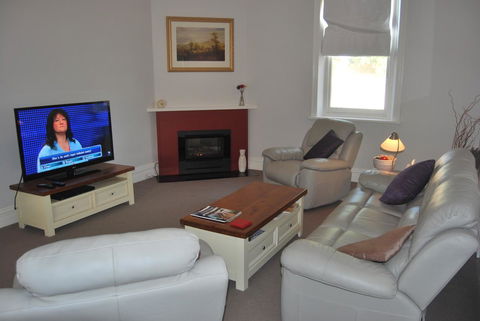 Jacaranda Cottage - Accommodation Burleigh 2