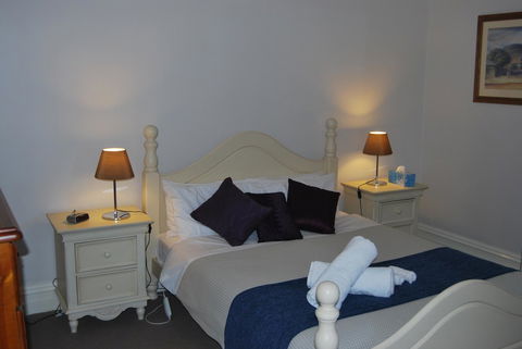 Jacaranda Cottage - Accommodation Burleigh 4