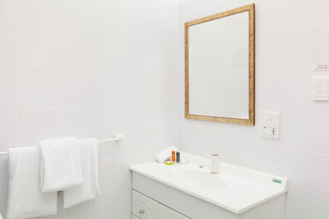 Majestic Tynte Street Apartments - Accommodation Burleigh 19