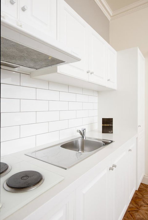 Majestic Tynte Street Apartments - Accommodation Burleigh 8