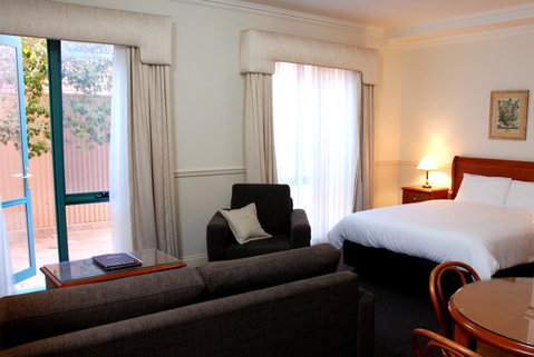 Majestic Tynte Street Apartments - Accommodation Burleigh 7