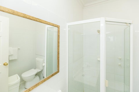 Majestic Tynte Street Apartments - Accommodation Burleigh 14