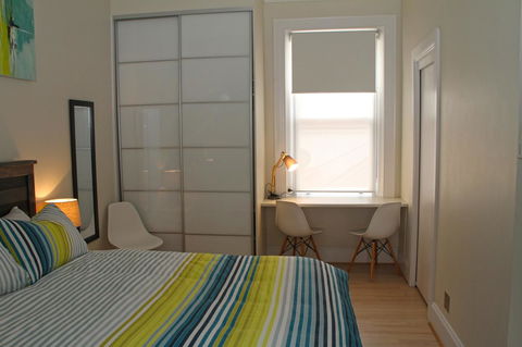 Smugglers Inn Studio Apartments - Accommodation Burleigh 18