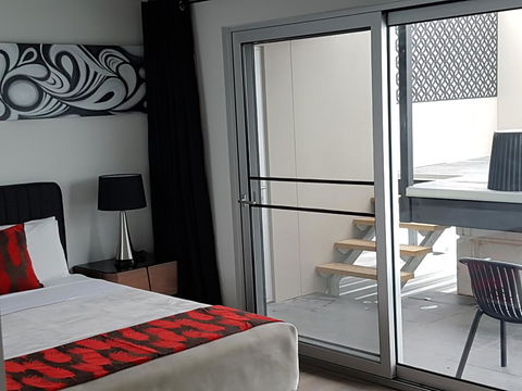 Semaphore Splash Apartments - Accommodation Burleigh 9