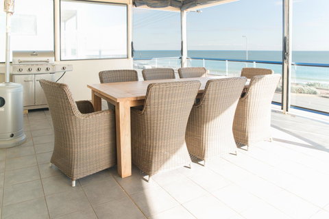 Seaview Sunset Holiday Apartments - Accommodation Burleigh 5