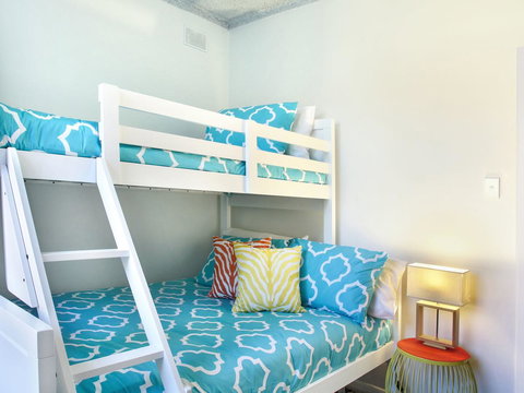 Seaview Sunset Holiday Apartments - Accommodation Burleigh 35