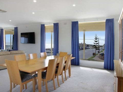Seaview Sunset Holiday Apartments - Accommodation Burleigh 28