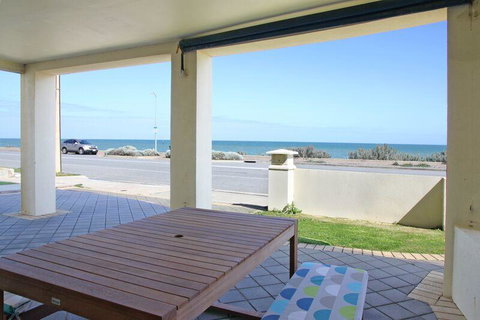 Seaview Sunset Holiday Apartments - Accommodation Burleigh 36