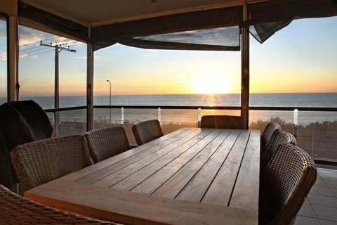 Seaview Sunset Holiday Apartments - Accommodation Burleigh 21