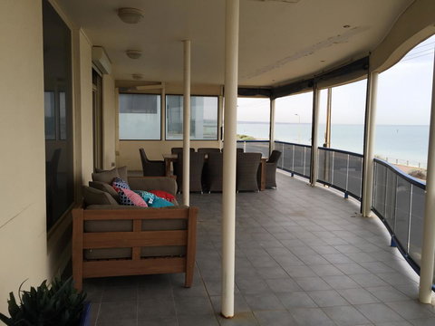 Seaview Sunset Holiday Apartments - Accommodation Burleigh 15
