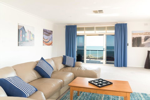 Seaview Sunset Holiday Apartments - Accommodation Burleigh 0