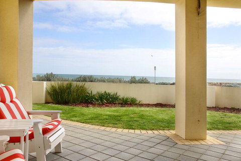 Seaview Sunset Holiday Apartments - Accommodation Burleigh 40