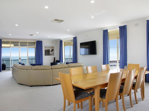 Seaview Sunset Holiday Apartments - Accommodation Burleigh 27