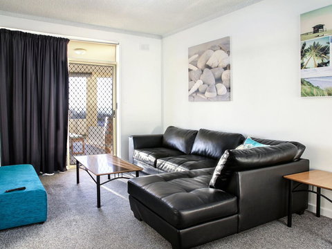Seaview Sunset Holiday Apartments - Accommodation Burleigh 38