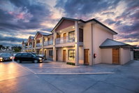 Book Renmark Accommodation Vacations Accommodation Burleigh Accommodation Burleigh