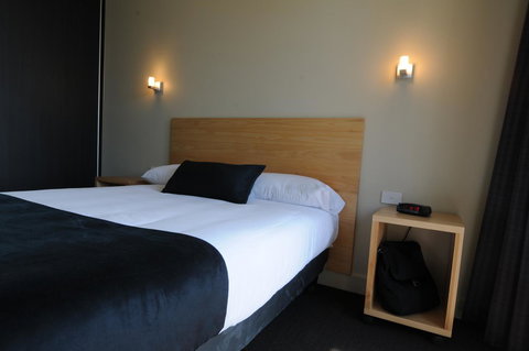 Mansfield Park Hotel - Accommodation Burleigh 18