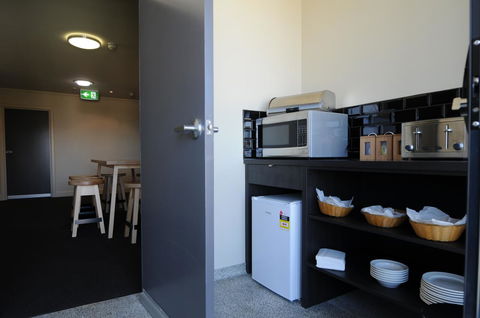 Mansfield Park Hotel - Accommodation Burleigh 9