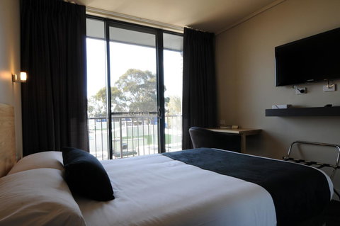Mansfield Park Hotel - Accommodation Burleigh 7