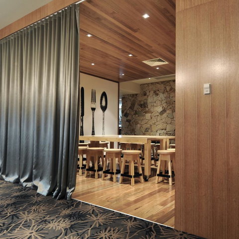 Mansfield Park Hotel - Accommodation Burleigh 4