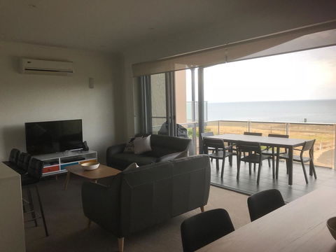 Penneshaw Oceanview Apartments - Accommodation Burleigh 1