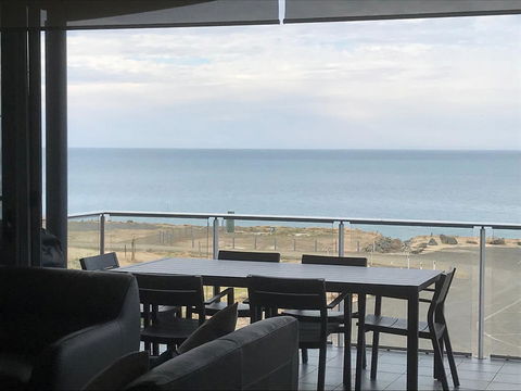 Penneshaw Oceanview Apartments - Accommodation Burleigh 2