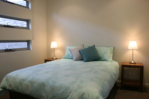 Penneshaw Oceanview Apartments - Accommodation Burleigh 15