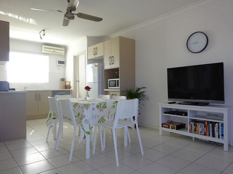 Selene Holiday Apartment @West Beach - Accommodation Burleigh 9