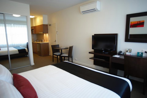Quest Mawson Lakes - Accommodation Burleigh 3
