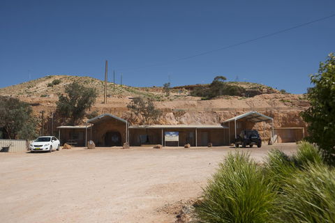 Ali\'s Underground Studio - Accommodation Burleigh 15