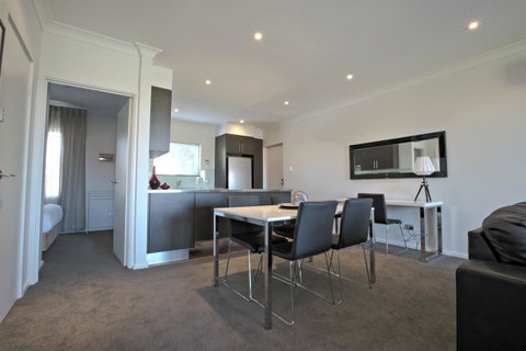 Adelaide DressCircle Apartments - Archer Street - Accommodation Burleigh 8
