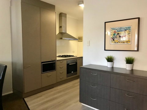 Adelaide DressCircle Apartments - Archer Street - Accommodation Burleigh 1