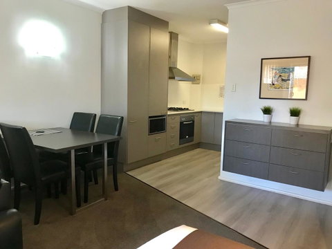 Adelaide DressCircle Apartments - Archer Street - Accommodation Burleigh 5