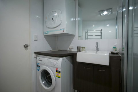 Adelaide DressCircle Apartments - Archer Street - Accommodation Burleigh 16