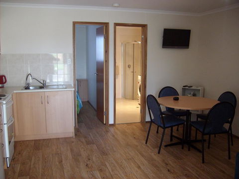Jacko's Holiday Cabins - Accommodation Burleigh 3