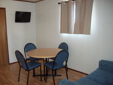 Jacko's Holiday Cabins - Accommodation Burleigh 2