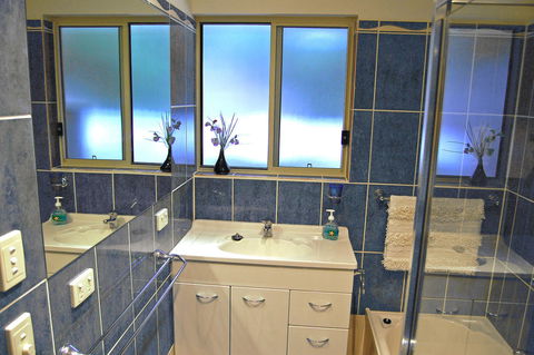 SeaShells Penneshaw - Accommodation Burleigh 26