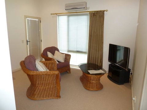 SeaShells Penneshaw - Accommodation Burleigh 40