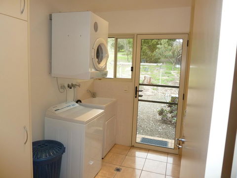 SeaShells Penneshaw - Accommodation Burleigh 33