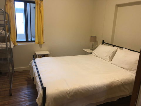 Kingscote Central - Accommodation Burleigh 1
