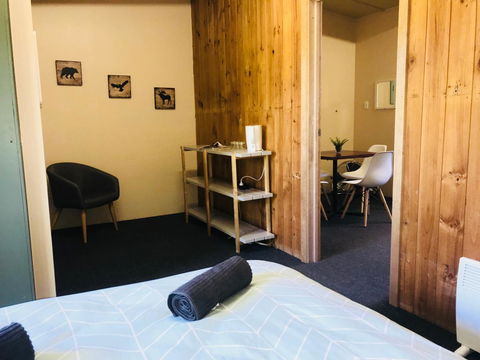 Longwood Retreat - Accommodation Burleigh 12