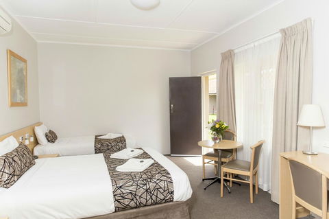 Bathurst Motor Inn - Accommodation Burleigh 24