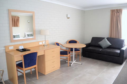 Bathurst Motor Inn - Accommodation Burleigh 9