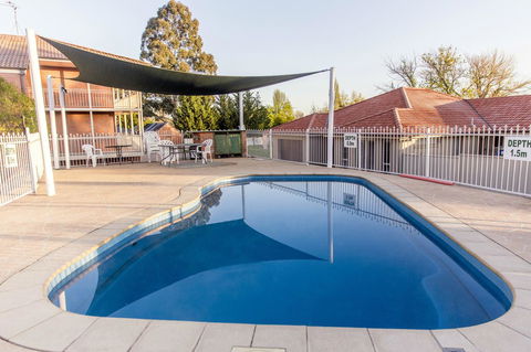 Bathurst Motor Inn - Accommodation Burleigh 5