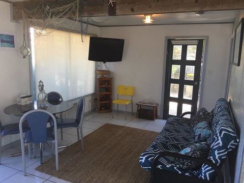 SHAKIN' SHACK - Accommodation Burleigh 14