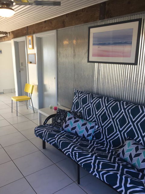 SHAKIN' SHACK - Accommodation Burleigh 10