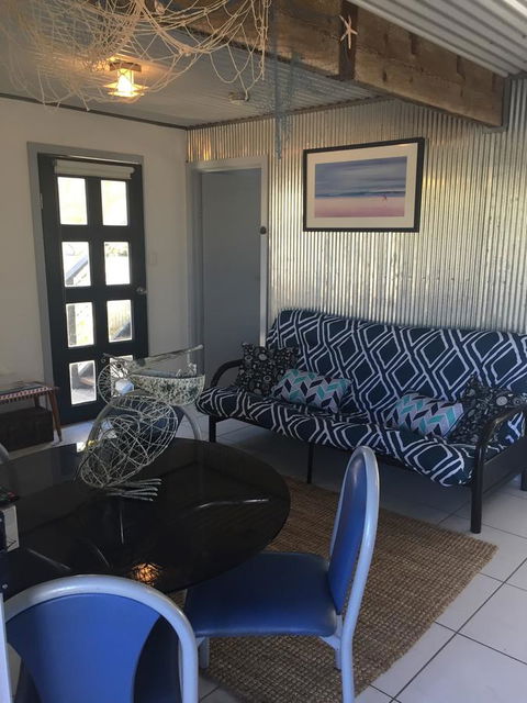 SHAKIN' SHACK - Accommodation Burleigh 13