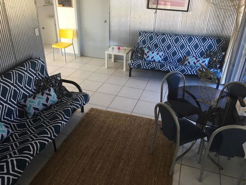 SHAKIN' SHACK - Accommodation Burleigh 11